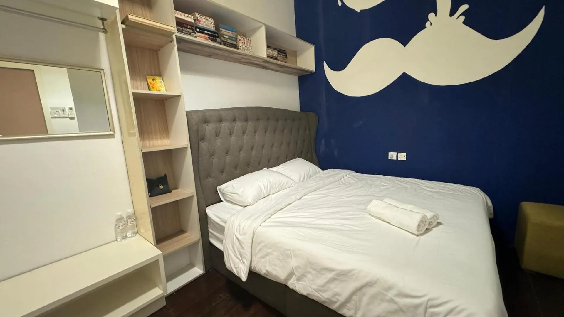 Moustachz Hauze , Georgetown Otel 0*, George Town Malezya